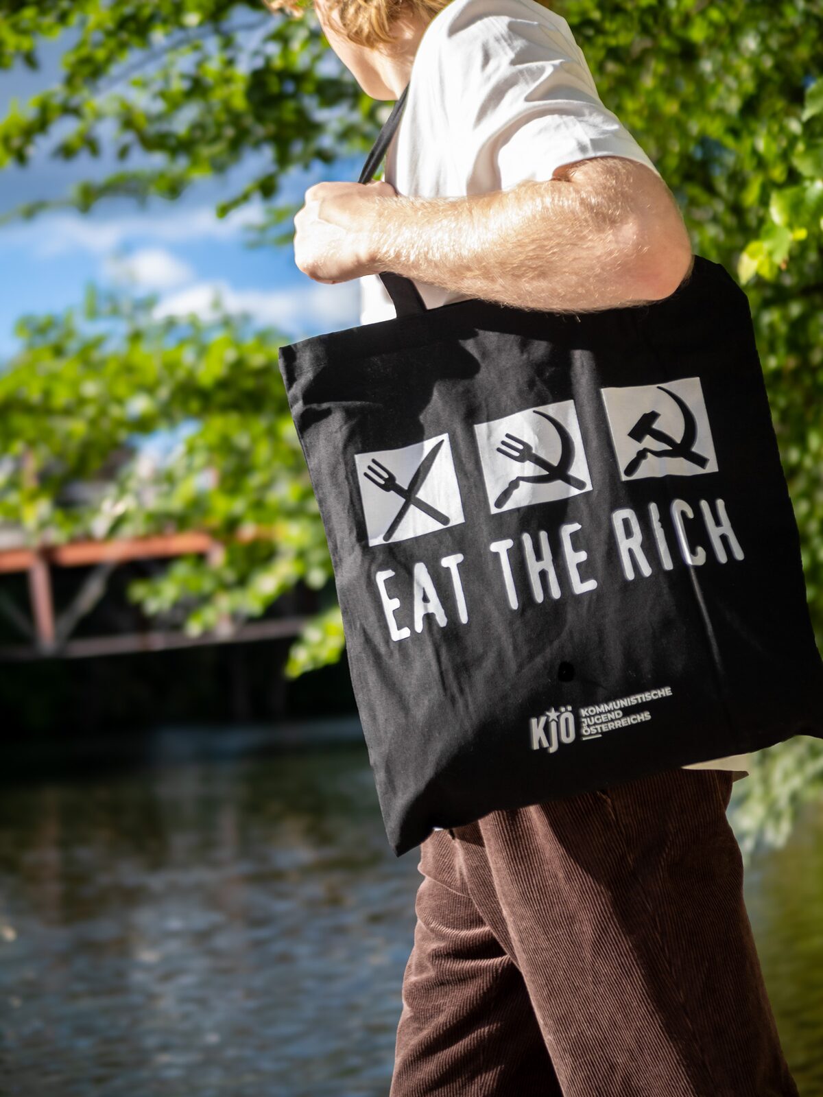"EAT THE RICH" Sackerl